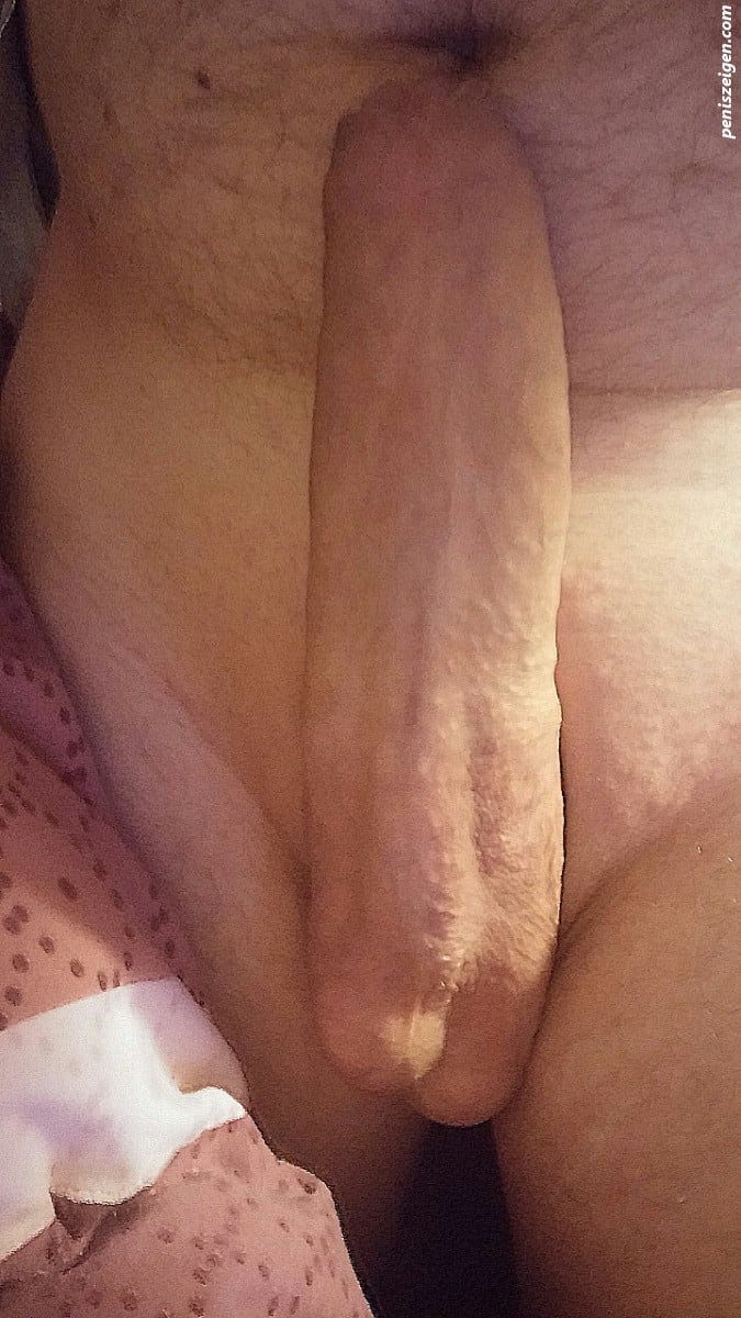 Nackt penis zeigen Penis zeigen